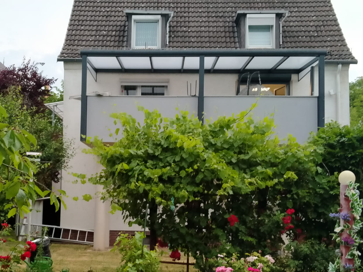 Winter Garden with polycarbonate roof and aluminium frame